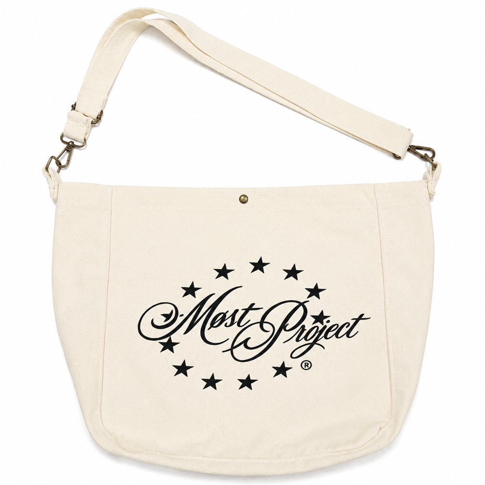 MØST PROJECT STAR SCRIPT MESSENGER BAG / BEIGE